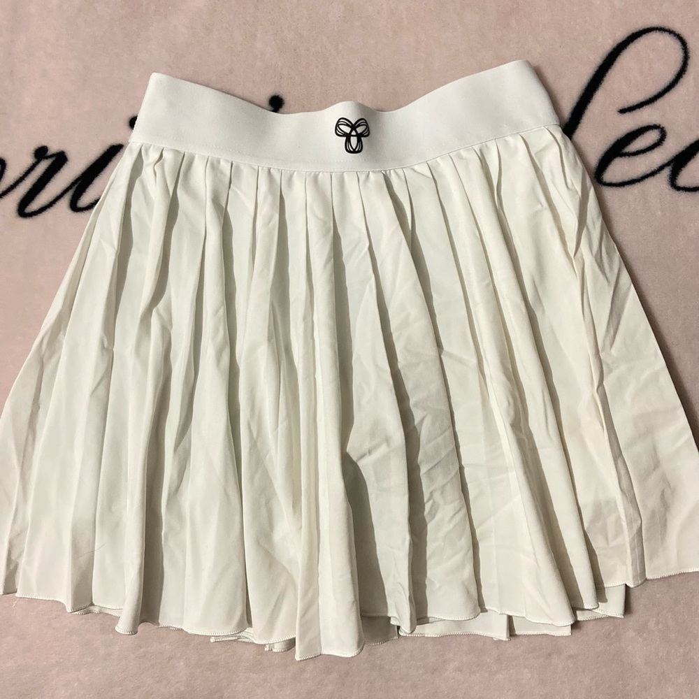 Aritzia TNA Skirt 🤍